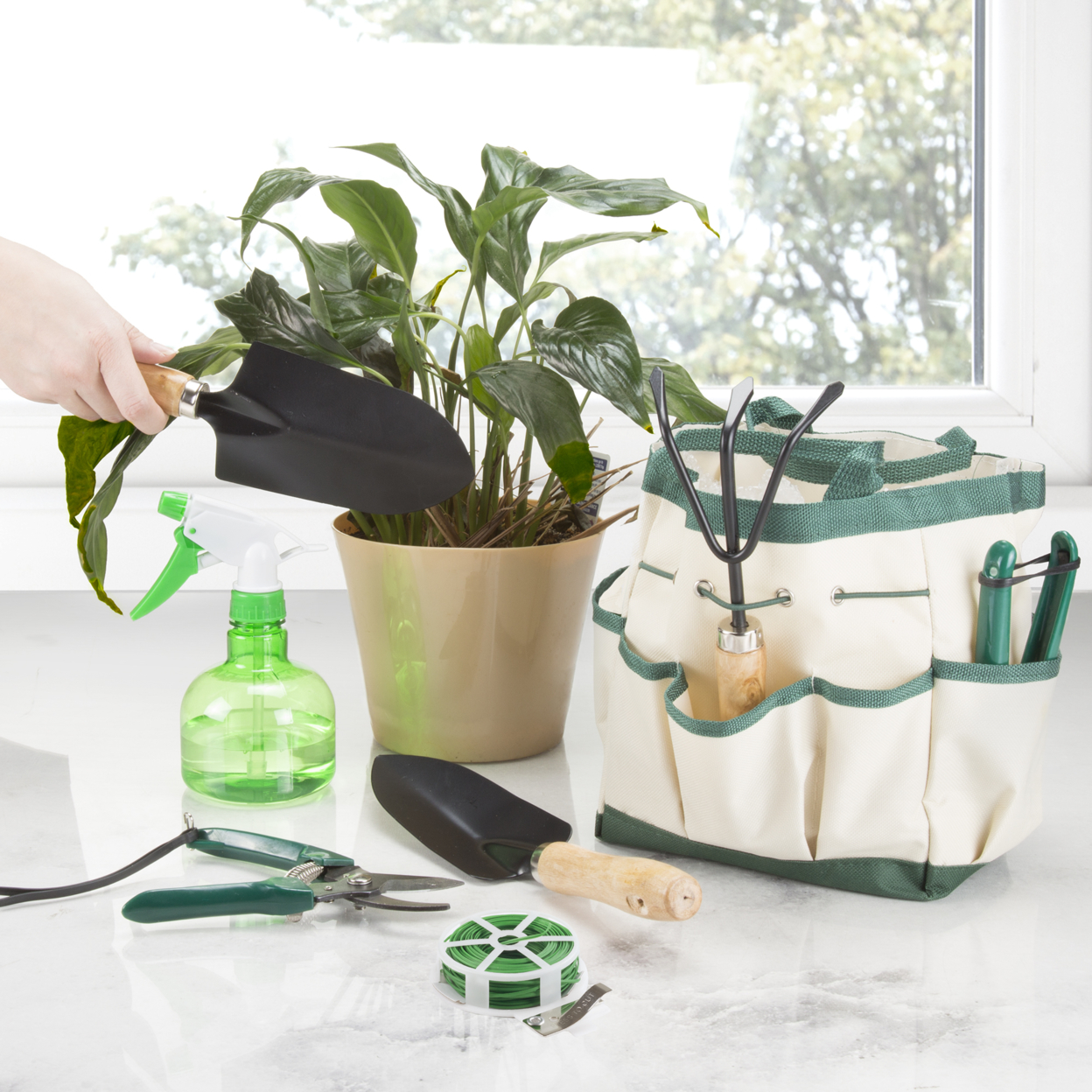 8-Piece Garden Tool And Tote Set