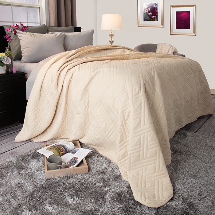Lavish Home Solid Color Bed Quilt - Twin - Ivory