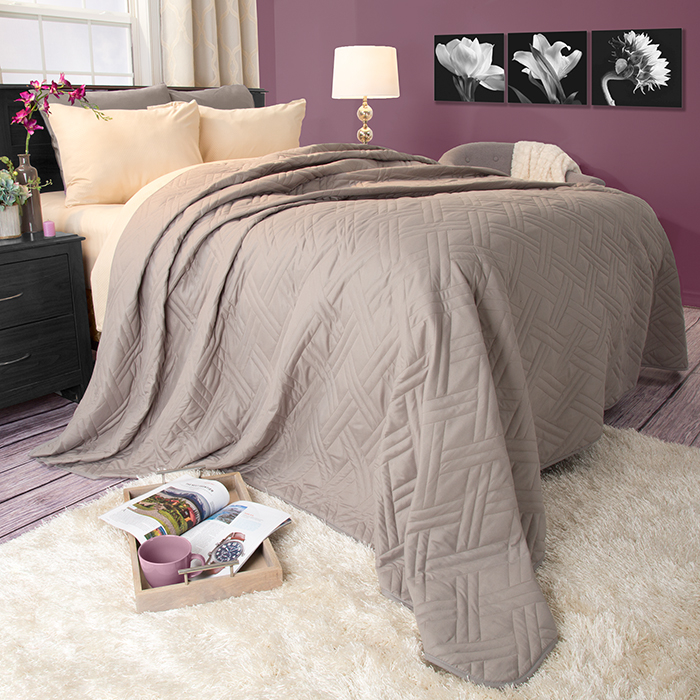 Lavish Home Solid Color Bed Quilt - Twin - Silver