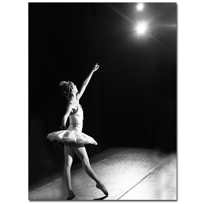 Martha Guerra 'Ballerina II' 14 X 19 Canvas Art