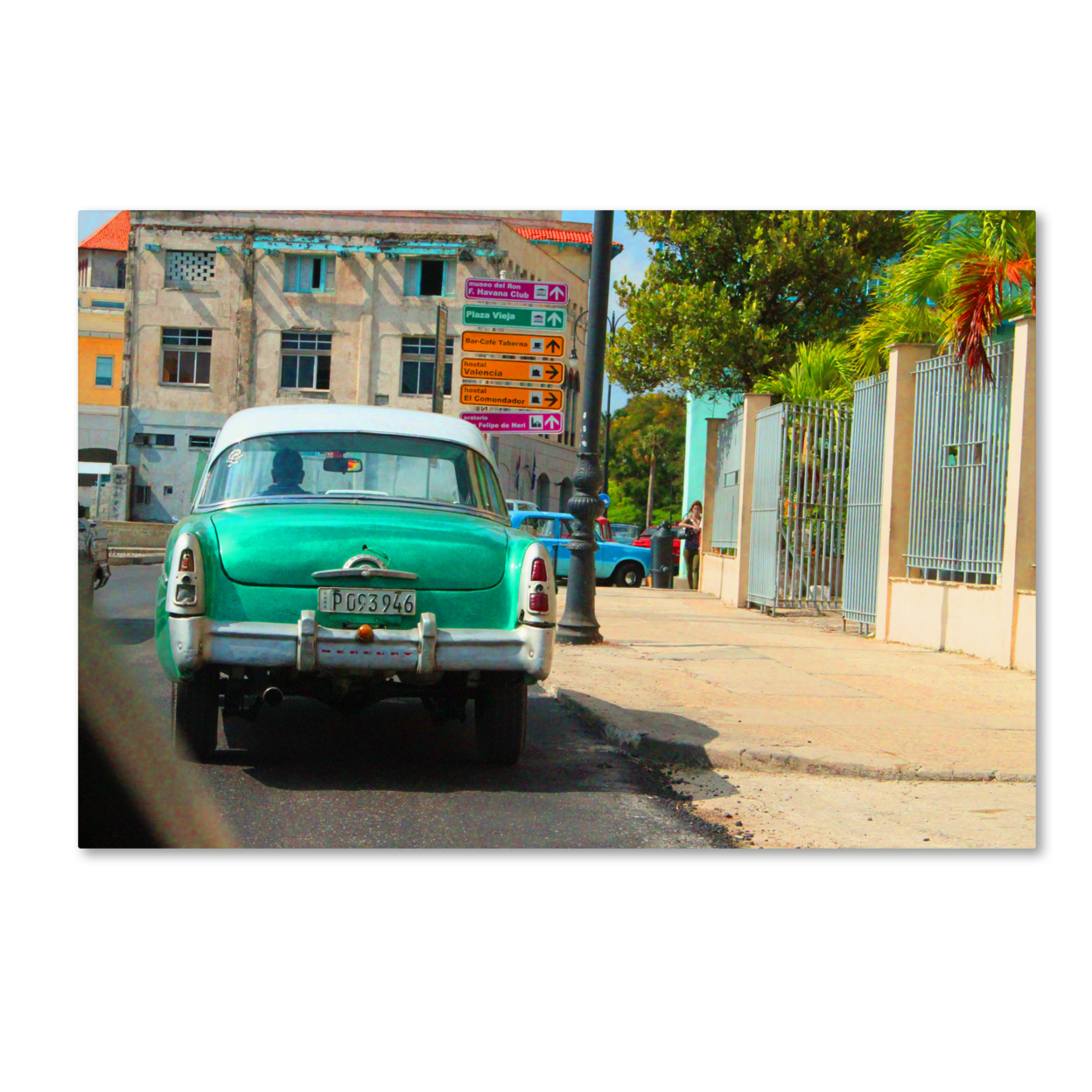 Masters Fine Art 'American Car In Havana' Canvas Art 16 X 24