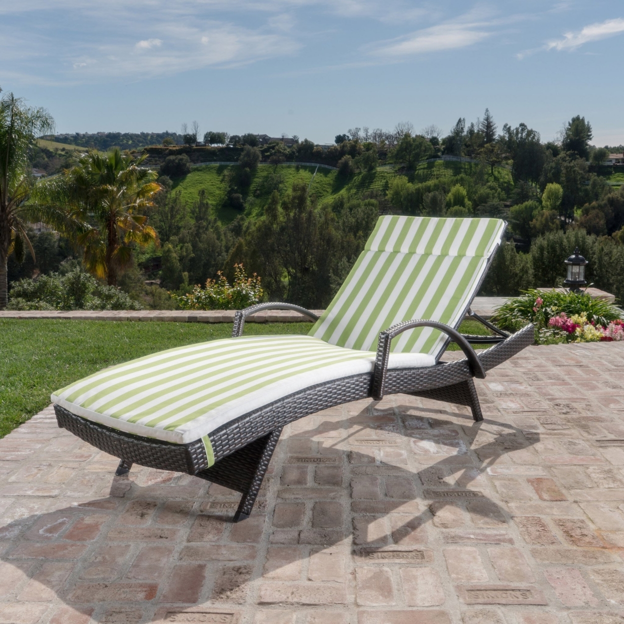 Lakeport Outdoor Wicker Lounge With Water Resistant Cushion - Green & White Stripes