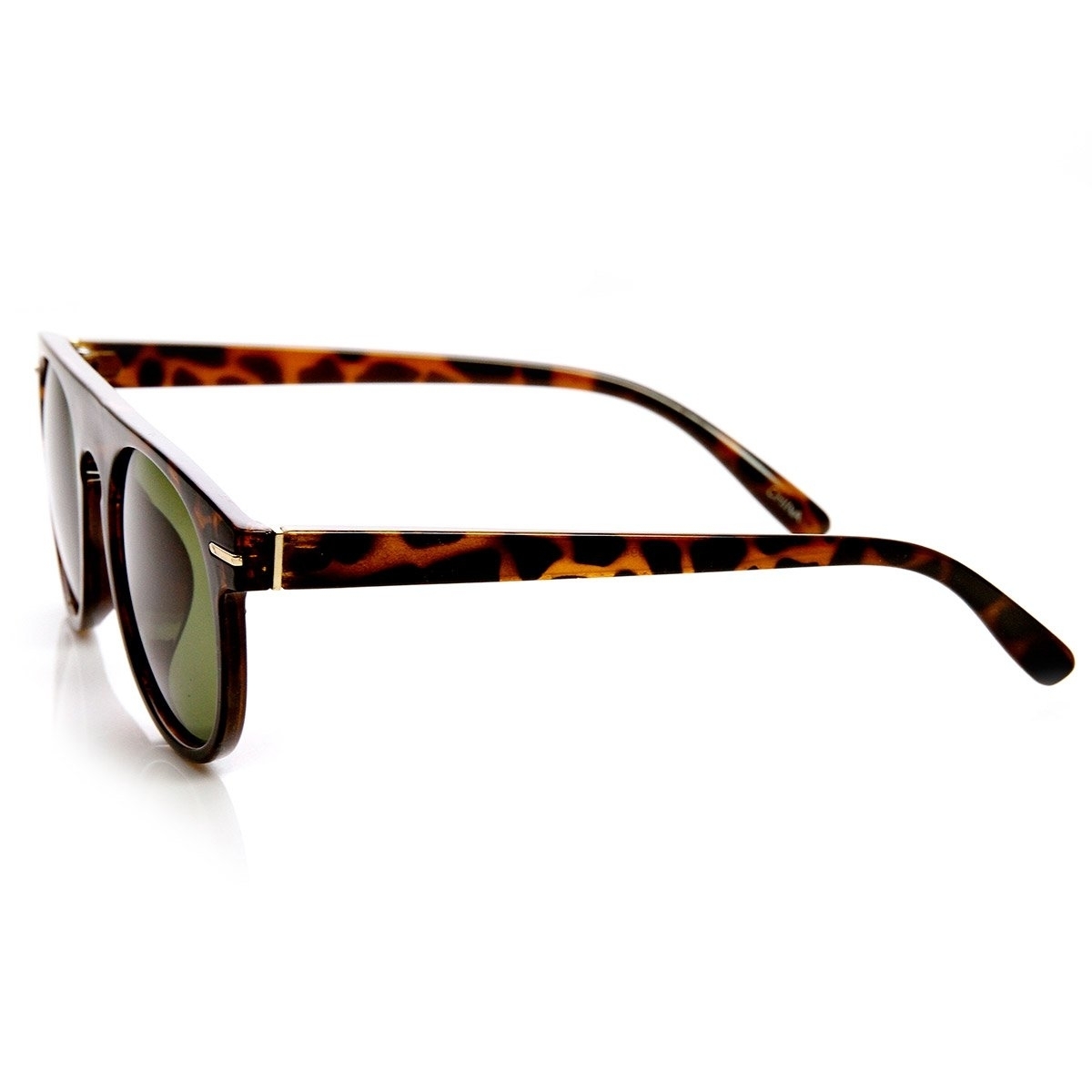 Retro Fashion Keyhole Horned Rim P3 Round Sunglasses - Clear-White