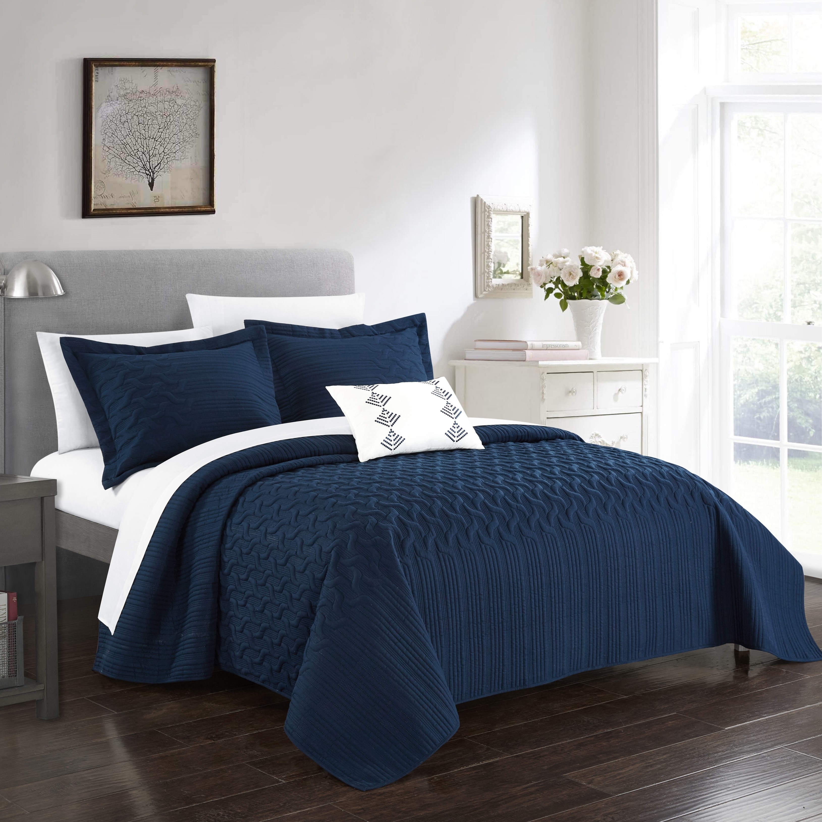 Shaliya 4 Or 3 Piece Quilt Cover Set Interlaced Vine Pattern Quilted Bed In A Bag - Navy, Queen