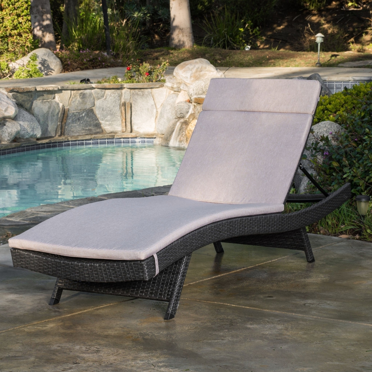 Lakeport Outdoor Grey Wicker Adjustable Chaise Lounge With Cushion - Single, Brown Wicker
