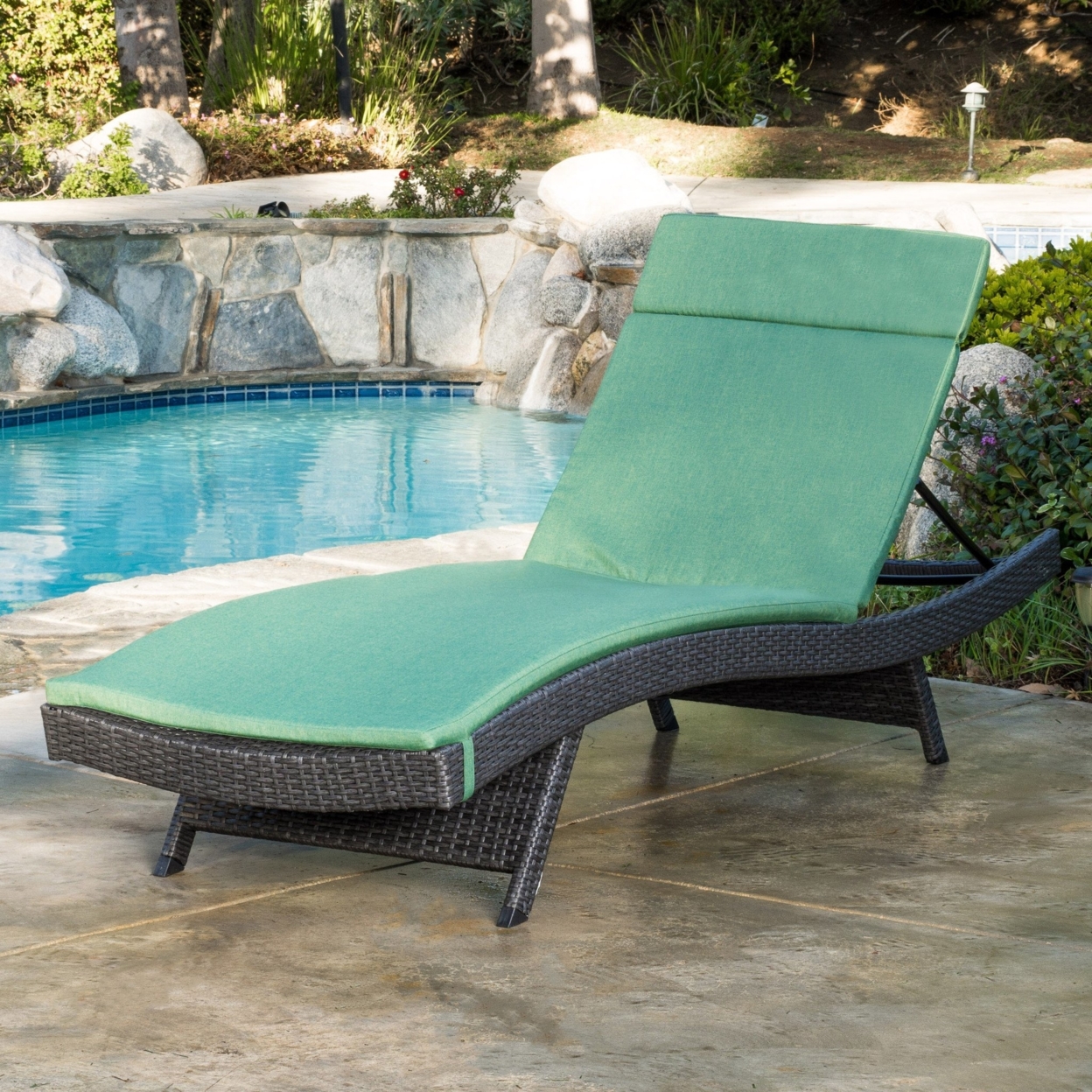 Nassau Outdoor Grey Wicker Adjustable Chaise Lounge With Jungle Green Cushion