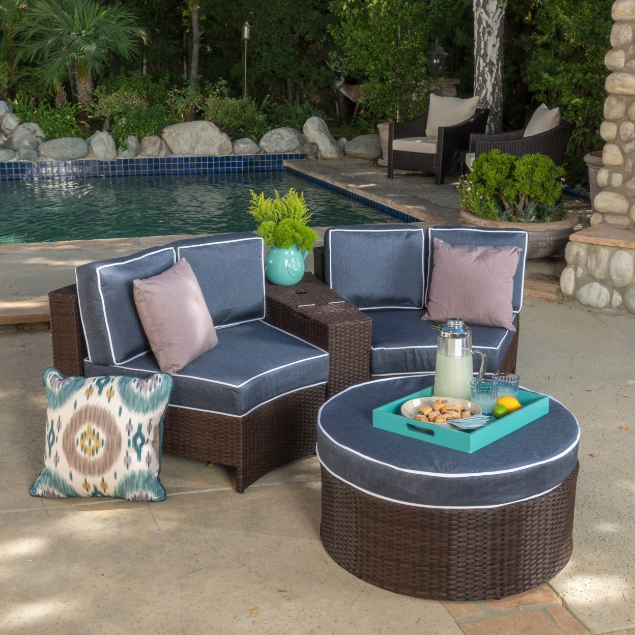 Riviera 4pc Outdoor Chat Set With Storage Trunk - Blue