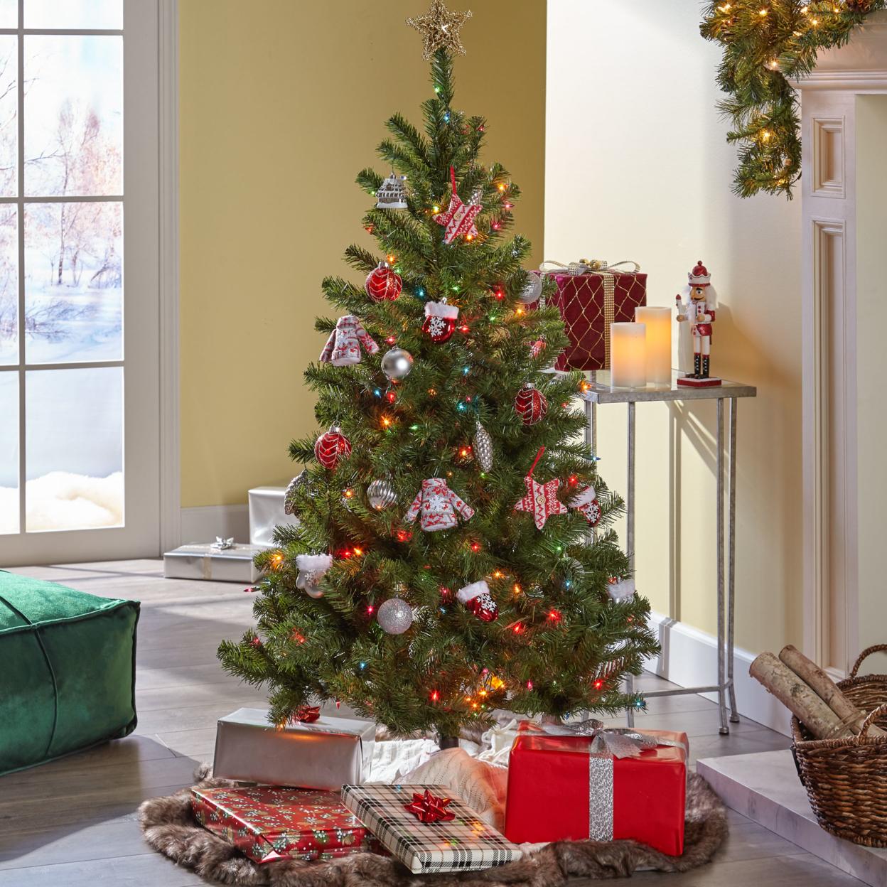 4.5-foot Fraser Fir Pre-Lit Clear String Light Or Unlit Hinged Artificial Christmas Tree - Clear Light, Default