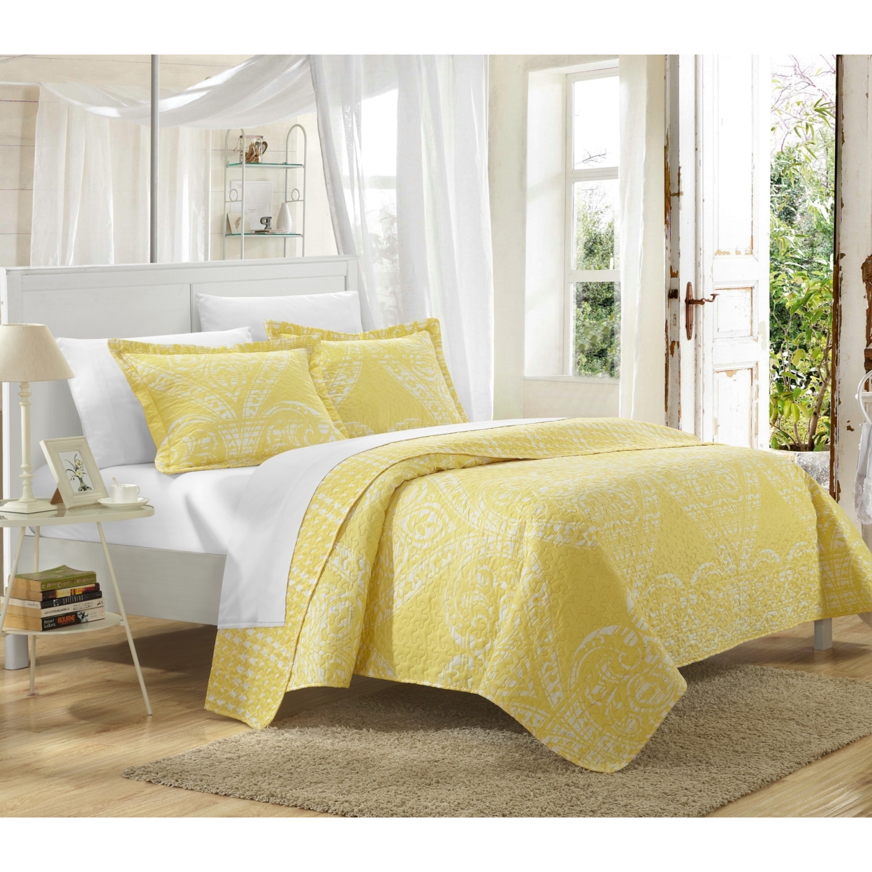 3 Or 2 Piece Revenna REVERSIBLE Printed Quilt Set. Front A Traditional Pattern And Reverses Into A Houndstooth Pattern - Yellow, Queen