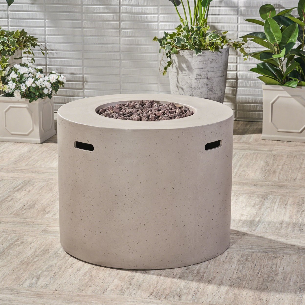 Leo Outdoor 31-inch Round Light Weight Concrete Gas Burning Fire Pit - Light Gray