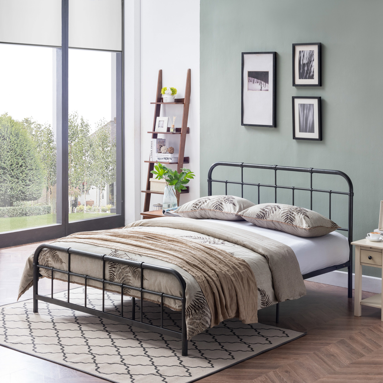 Sylvia Queen-Size Iron Bed Frame, Minimal, Industrial - Black