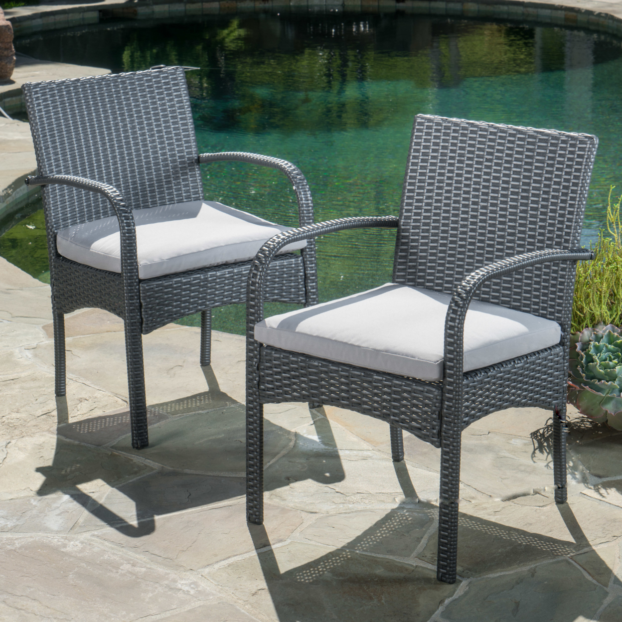 El Capitan Outdoor Grey Wicker Dining Chairs With Cushions (Set Of 2)