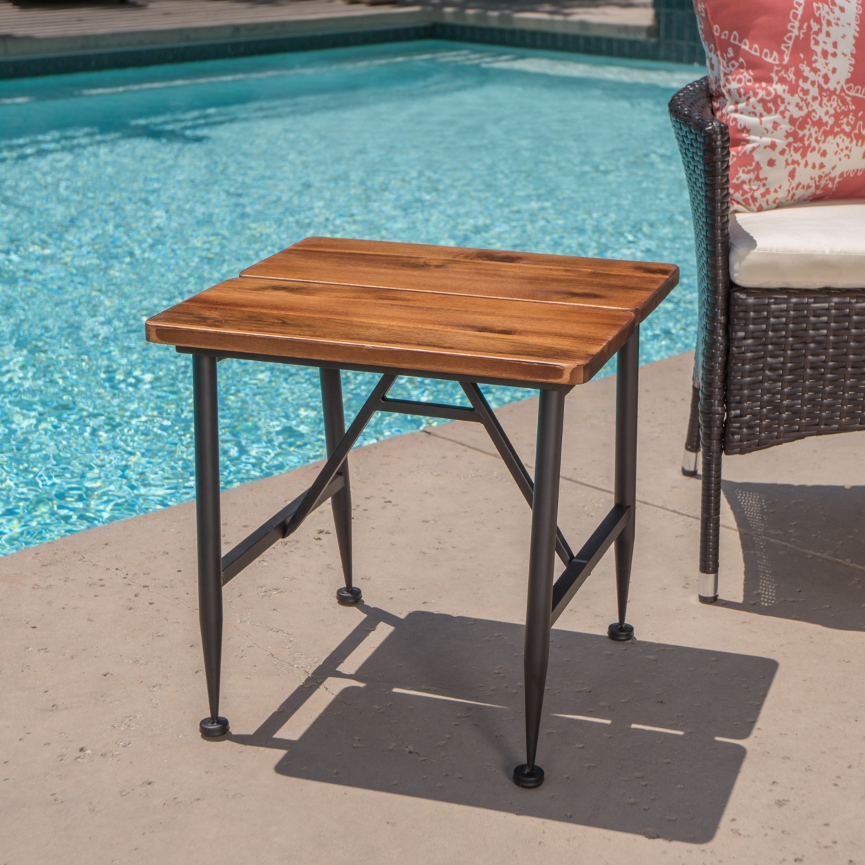 Everbold Outdoor Rustic Industrial Acacia Wood End Table With Metal Frame