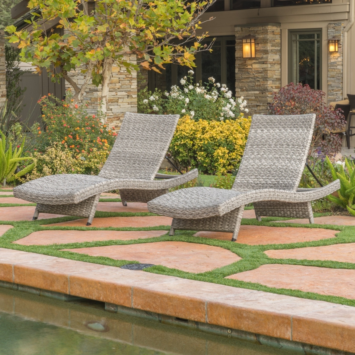 Isle Of Palms Outdoor Grey Wicker Chaise Lounge (Set Of 2)