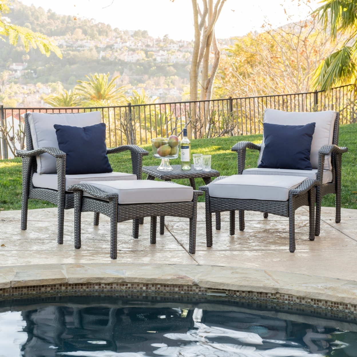 Maui Outdoor 5-piece Grey Wicker Seating Set With Cushions