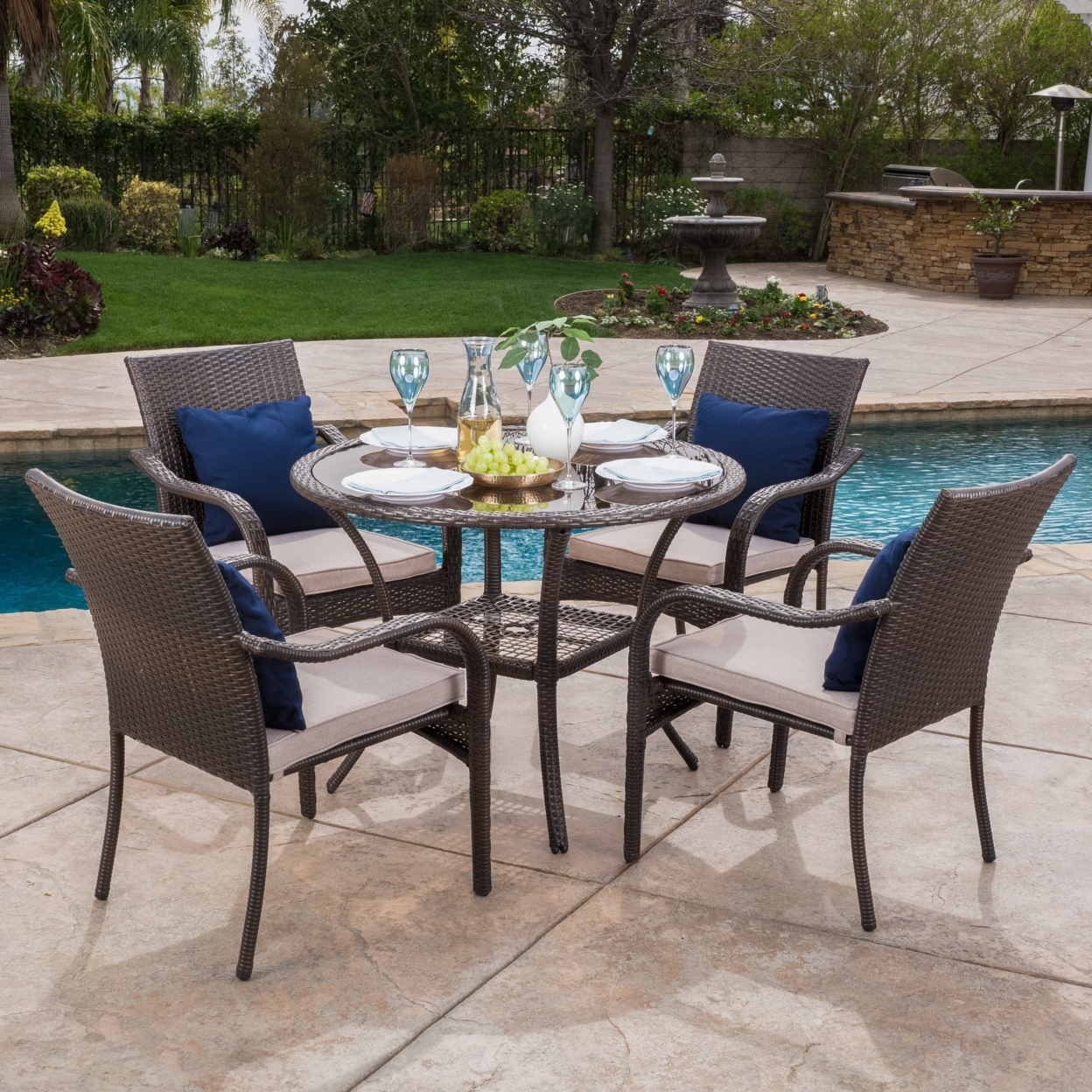 Novena Outdoor Brown Wicker 5-piece Dining Set With Cushions