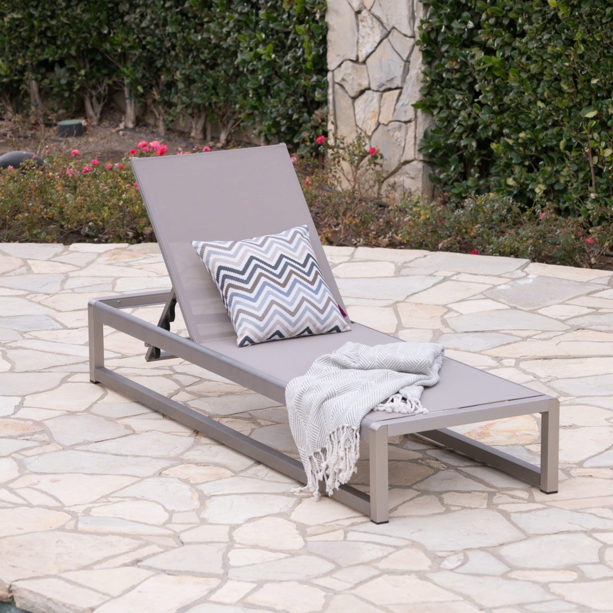 San Luis Outdoor Grey Mesh Chaise Lounge With Silver Finished Aluminum Frame - Outdoor Mesh, Set Of 4