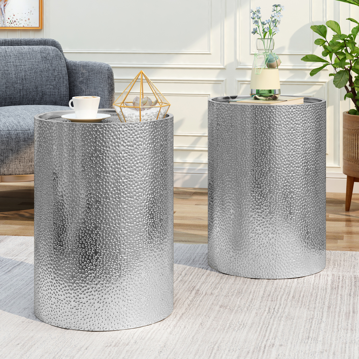Kaylee Modern Round Hammered Iron Accent Table (2 Pack) - Silver - Silver