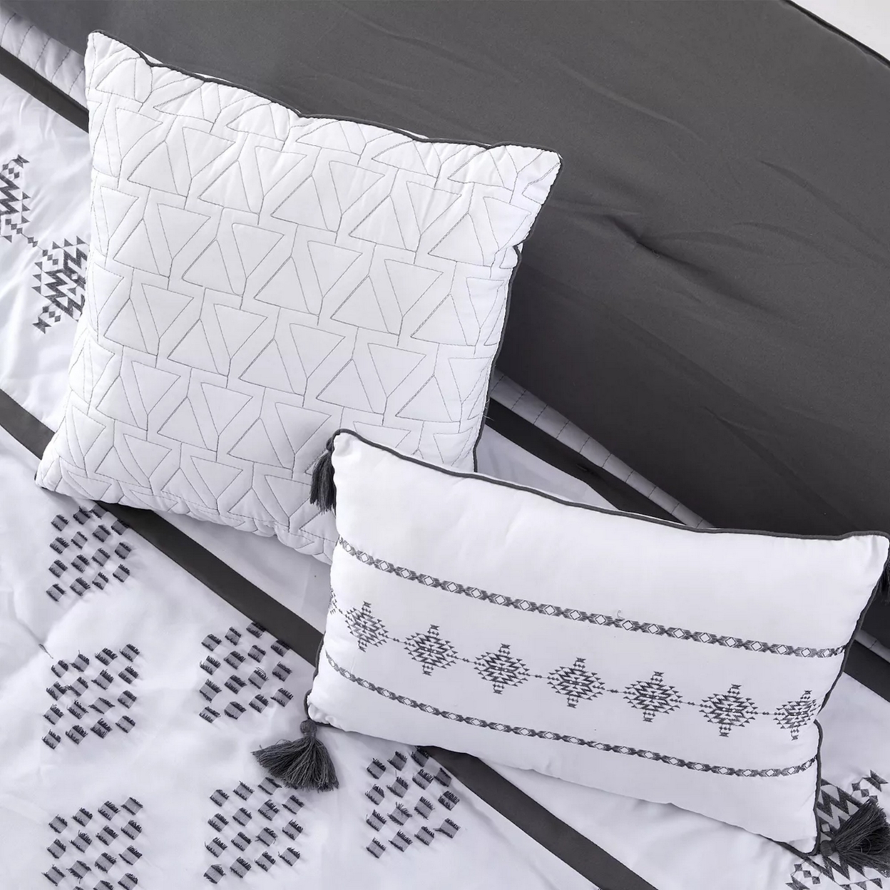 Ohio 5 Piece King Comforter Set With Geometric Prints, White And Gray By The Urban Port- Saltoro Sherpi