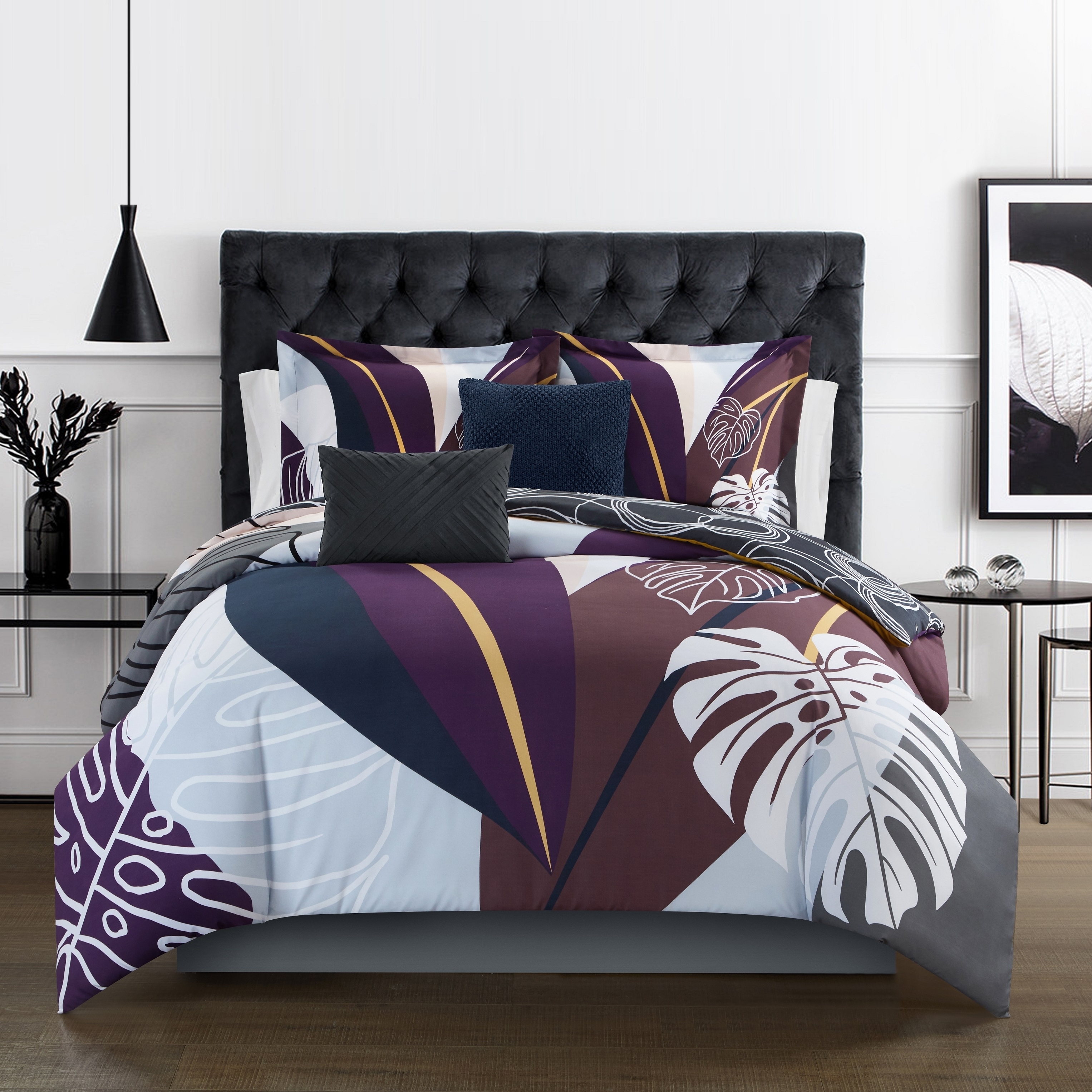 Emeraude 3 Piece Reversible Quilt Set Floral Print Cursive Script Design Bedding - Black, Queen