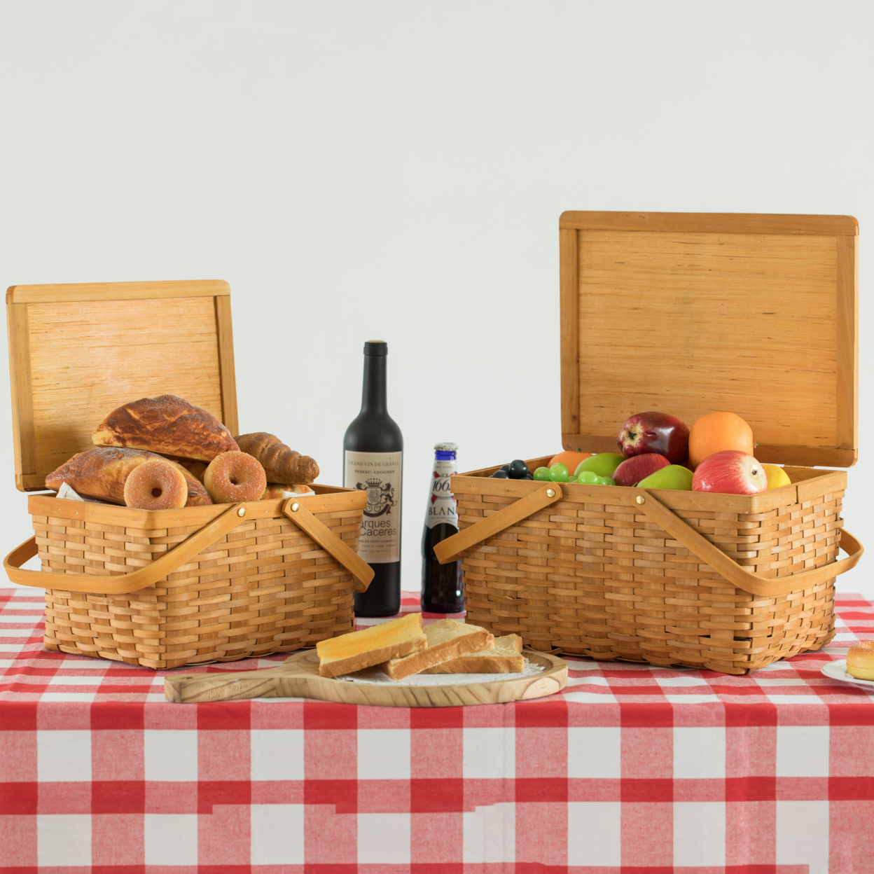 Woodchip Picnic Storage Basket With Cover And Movable Handles - Small