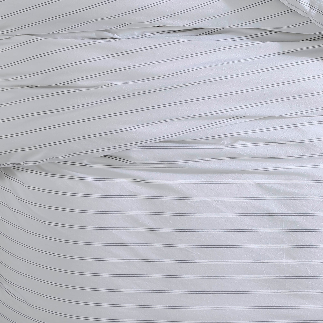 3 Piece Queen Comforter Set With Pinstripe Pattern, White And Black- Saltoro Sherpi
