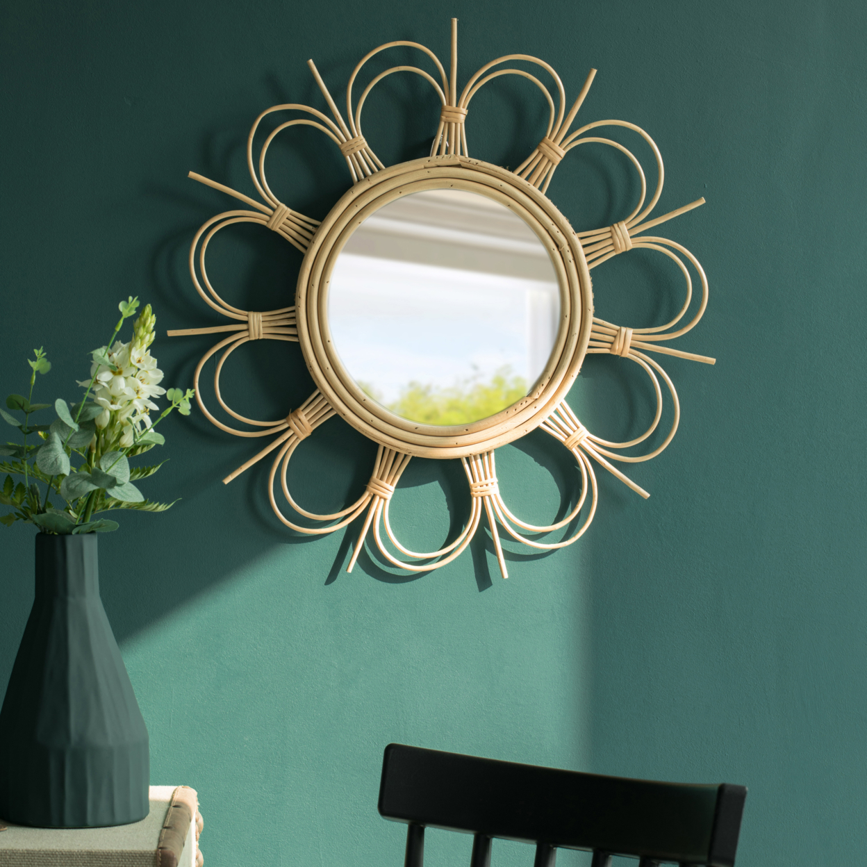 Flower Decorative Shape Natural Rattan Wood Round Modern Boho Hanging Wall Mirror