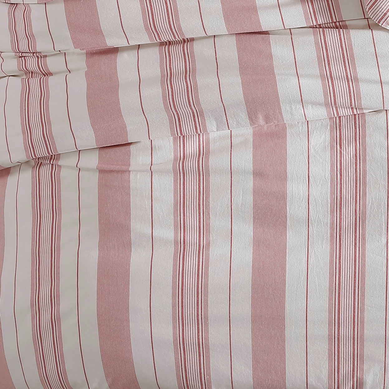 3 Piece Queen Comforter Set With Vertical Stripes Pattern, White And Pink- Saltoro Sherpi