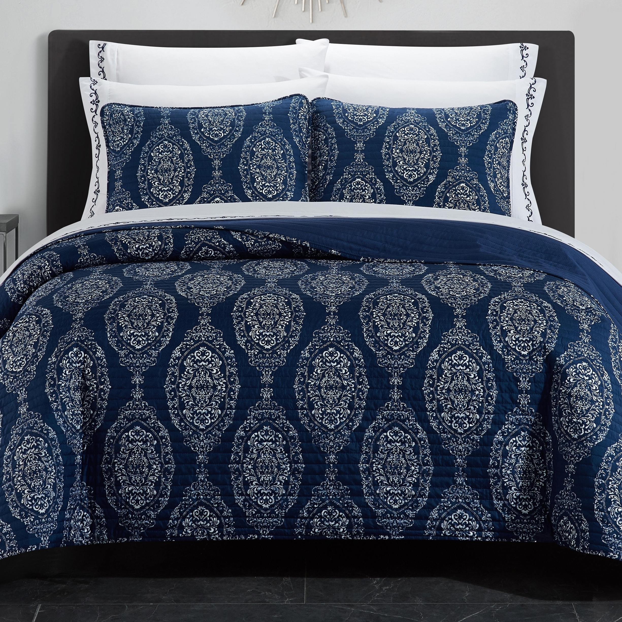 9 Or 6 Piece Quilt Set Medallion Or Floral Pattern Print Reversible Bed In A Bag - Navy, Twin