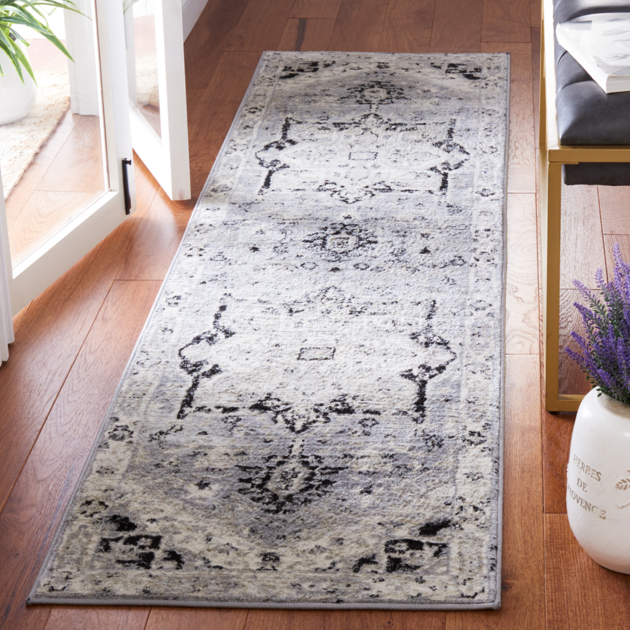 SAFAVIEH Brentwood Collection BNT852H Silver / Black Rug - 2' X 8'