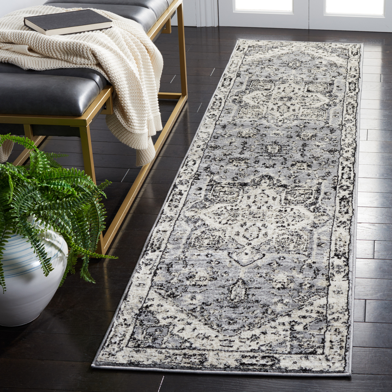 SAFAVIEH Brentwood Collection BNT852G Grey / Black Rug - 5' 3 X 7' 6