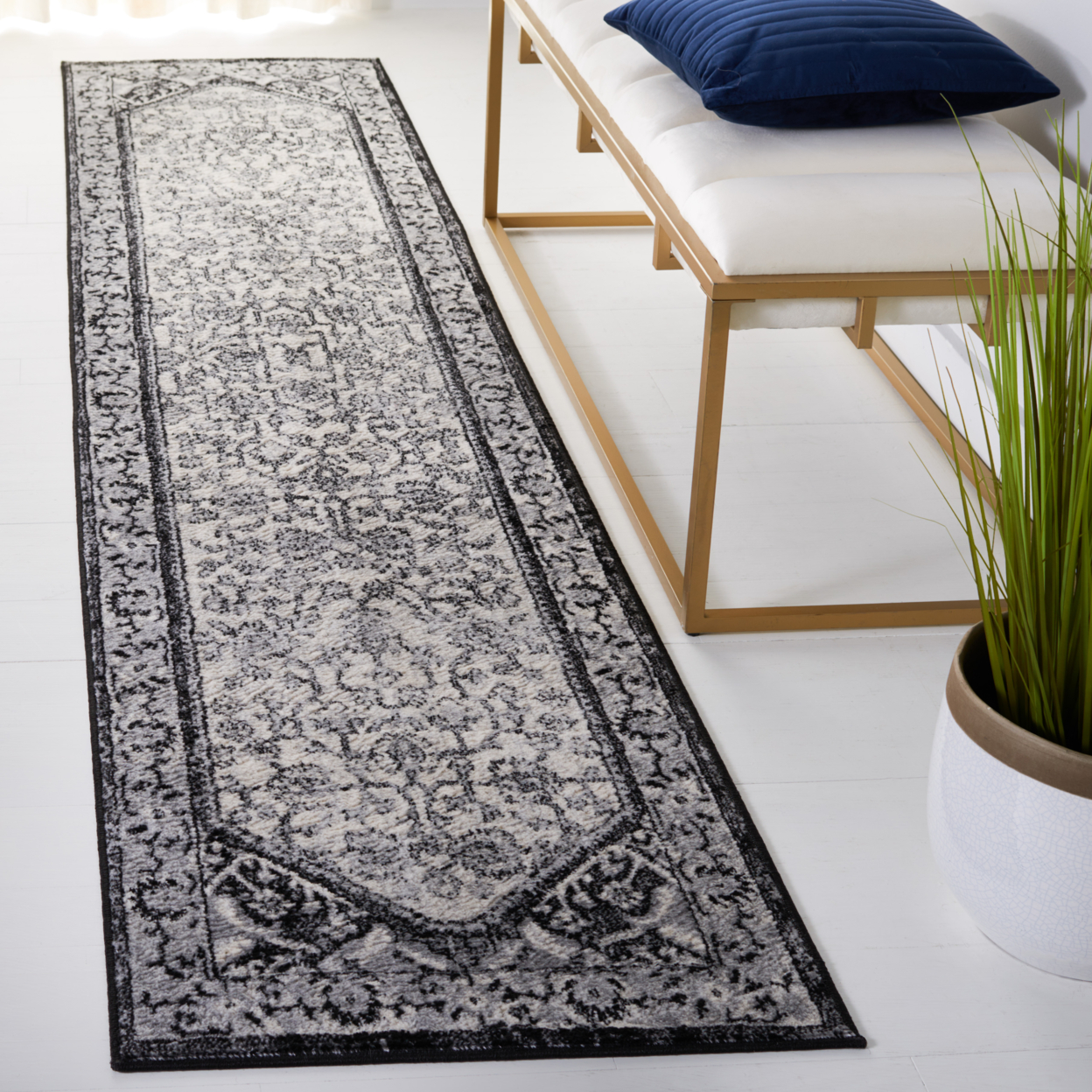SAFAVIEH Brentwood Collection BNT853Z Black / Ivory Rug - 2' X 9'