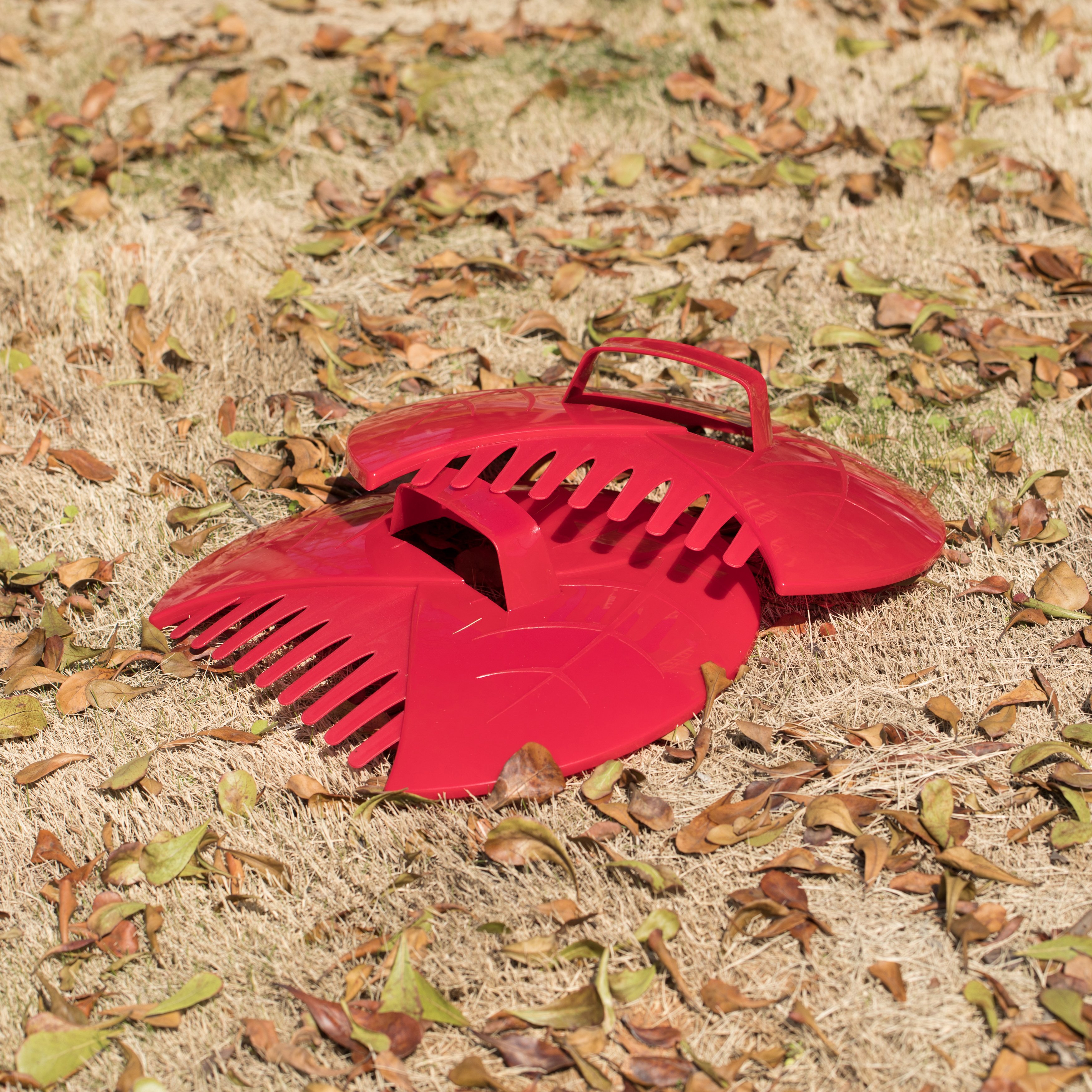 Decorative Pair Of Leaf Scoops, Hand Rakes For Lawn And Garden Cleanup - Red