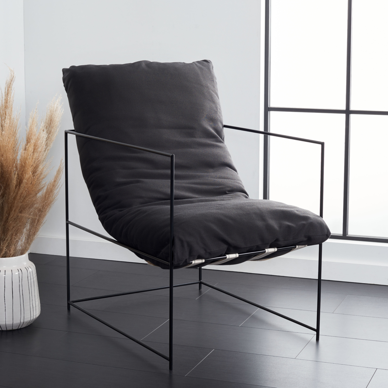 SAFAVIEH Portland Pillow Top Accent Chair Black / Black