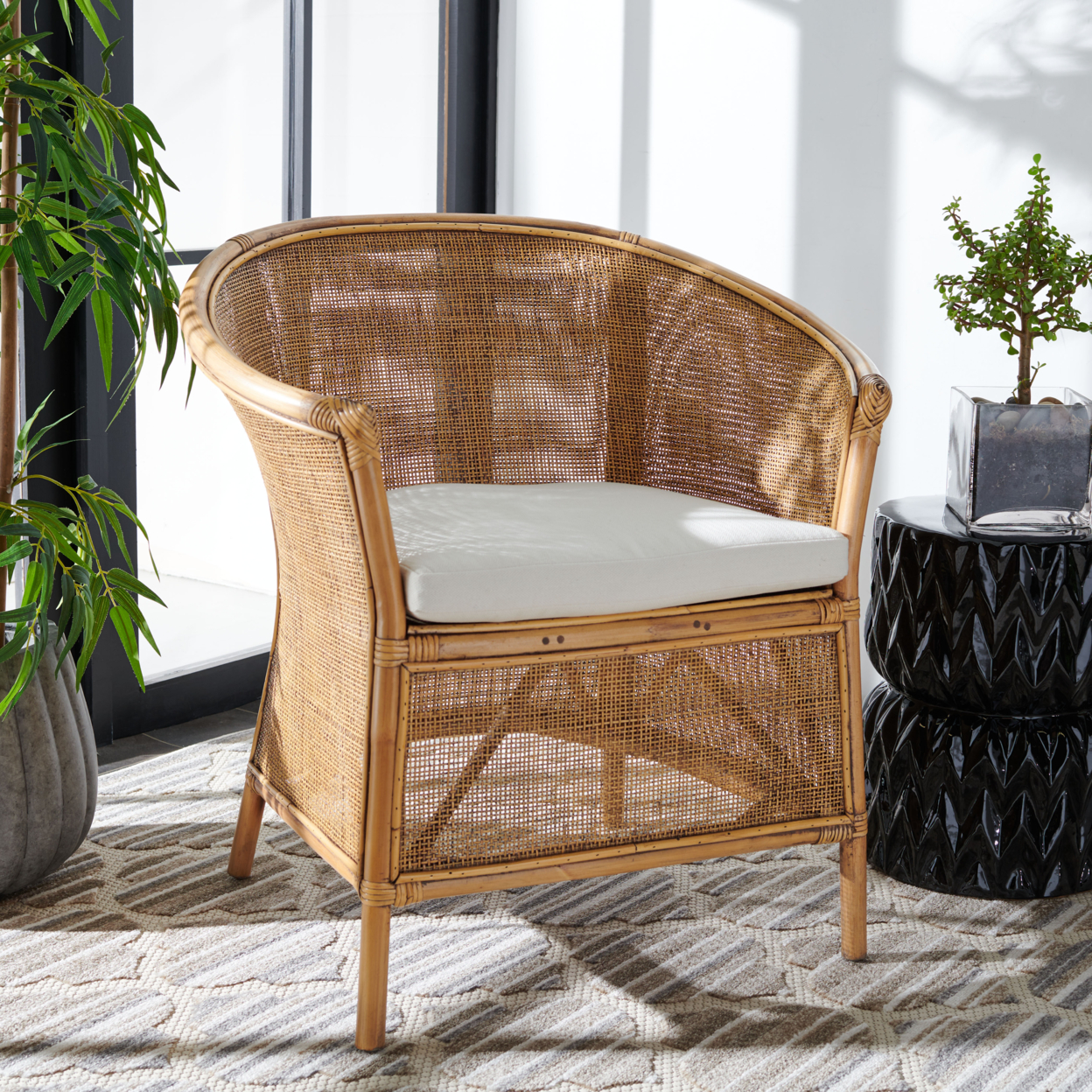 SAFAVIEH Jessica Rattan Accent Chair With Cushion Honey Brown Wash / White