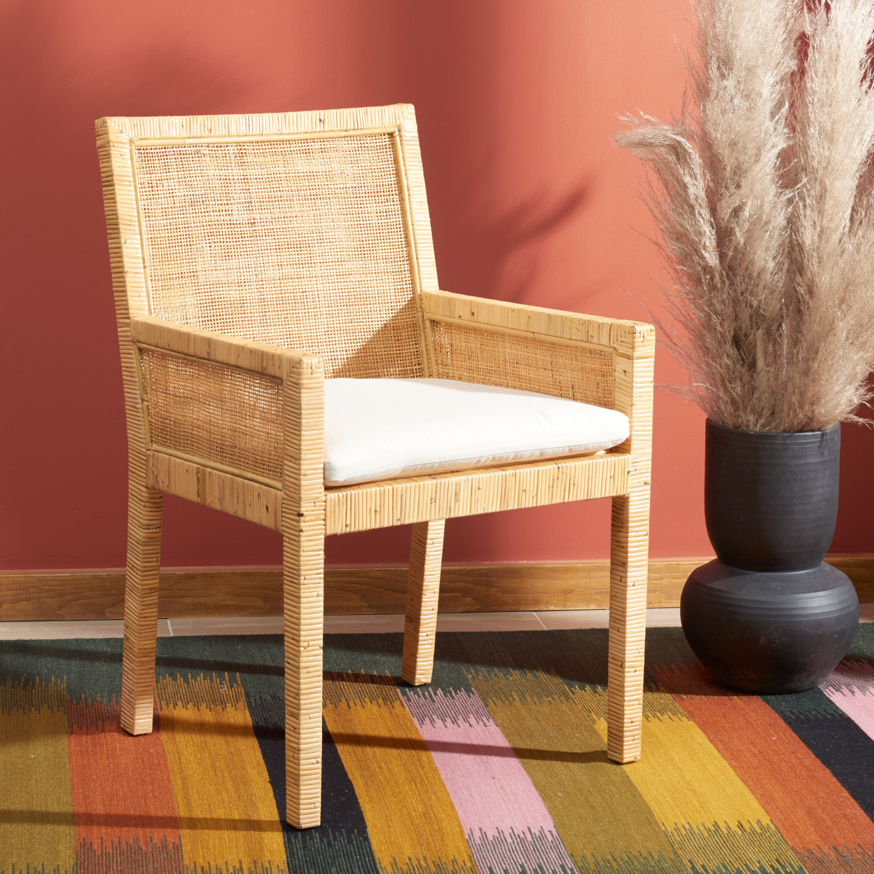 SAFAVIEH Sarai Accent Chair With Cushion Natural/ White