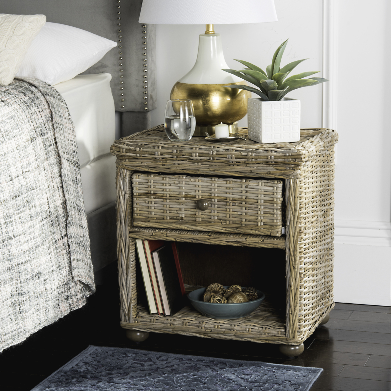 SAFAVIEH Lagos Natural Grey Wicker Nightstand With Drawer And 8H Storage Grey