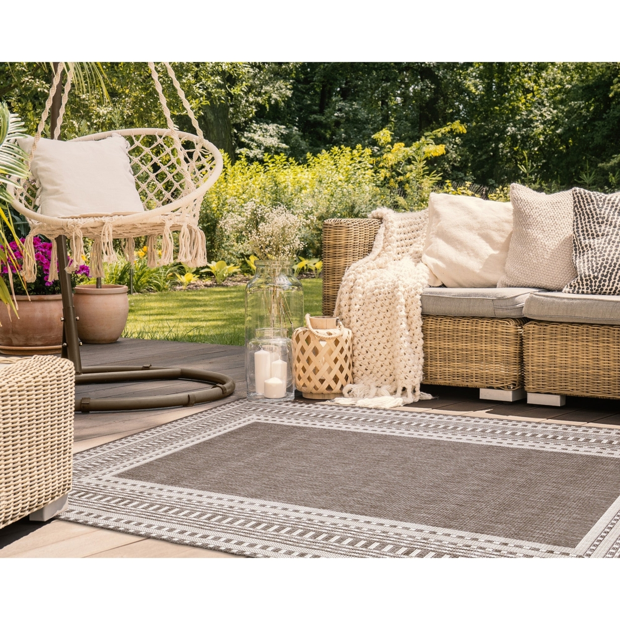 Liora Manne Malibu Etched Border Indoor Outdoor Area Rug Neutral - 7'10 Square