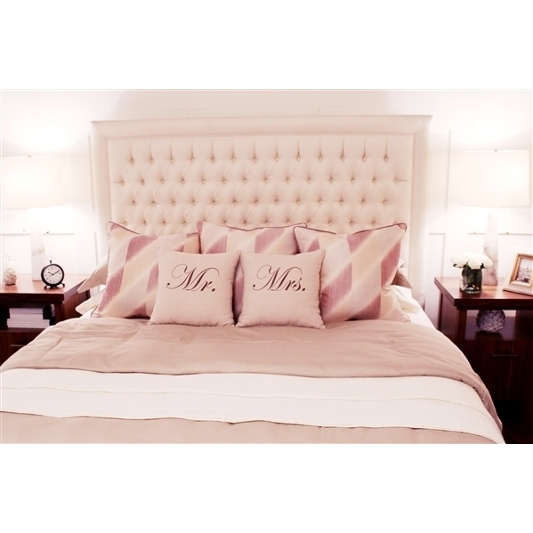 Pillow Decor - Mr And Mrs 18x18 Linen Pillow Set