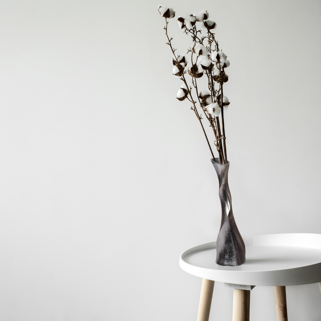 Aluminium-Casted Decorative Twisted Shape Flower Vase, Black Nickel 13.25 Inch