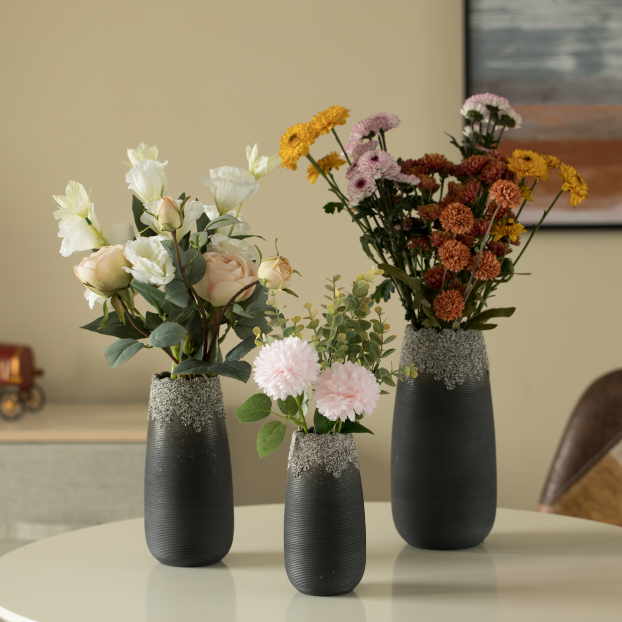 Contemporary Black Table Vase With Dripping Crystal Look And Scalloped Opening Design - Medium