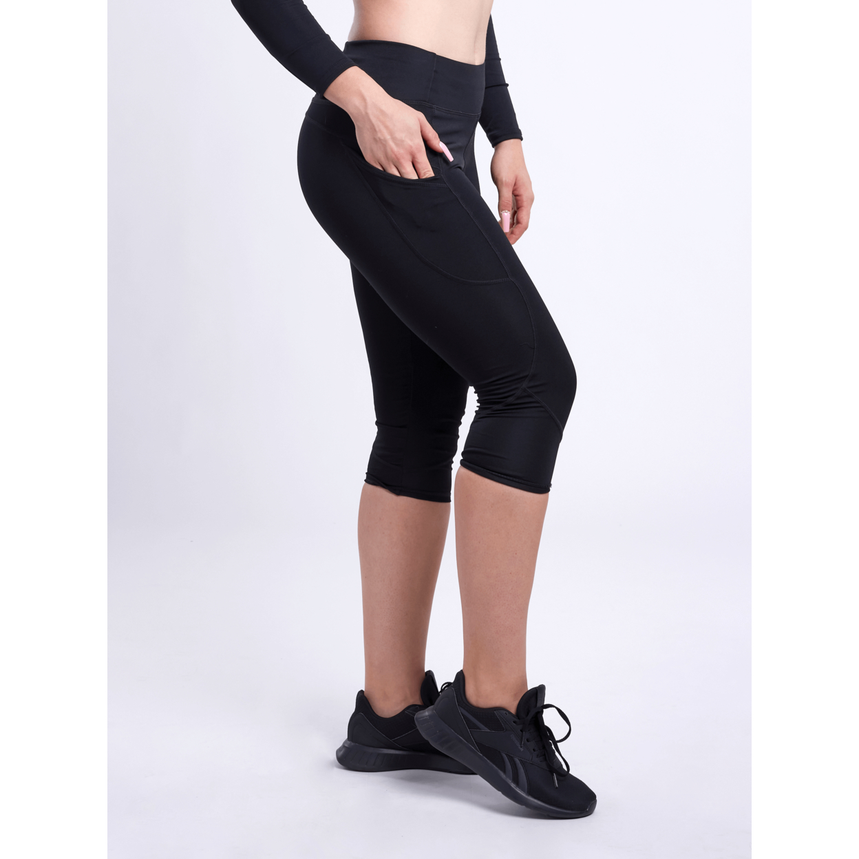 Mid-Rise Capri Fitness Leggings With Side Pockets - Black, Small / Medium