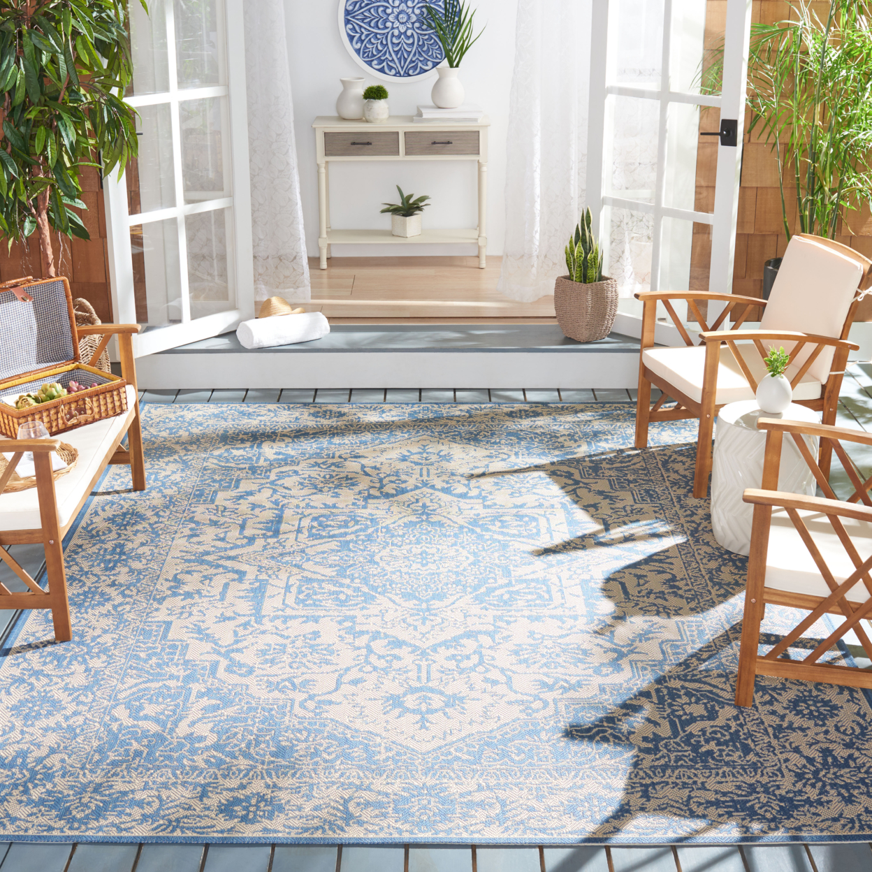 SAFAVIEH Indoor Outdoor BHS139N Beach House Cream / Blue Rug