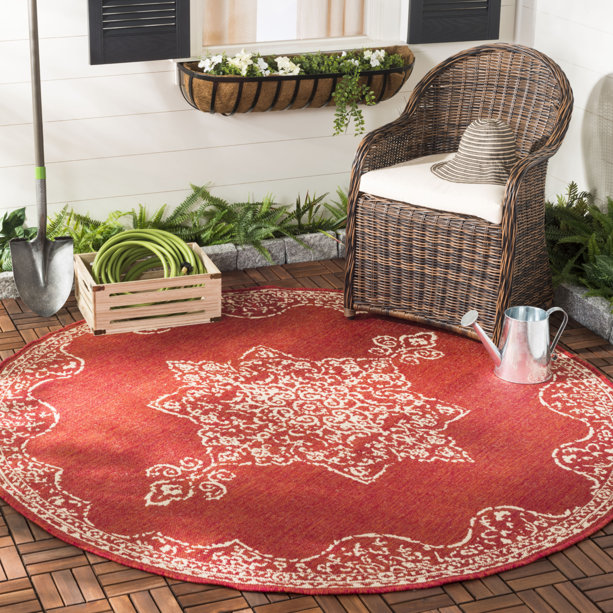 SAFAVIEH Indoor Outdoor BHS180Q Beach House Red / Creme Rug