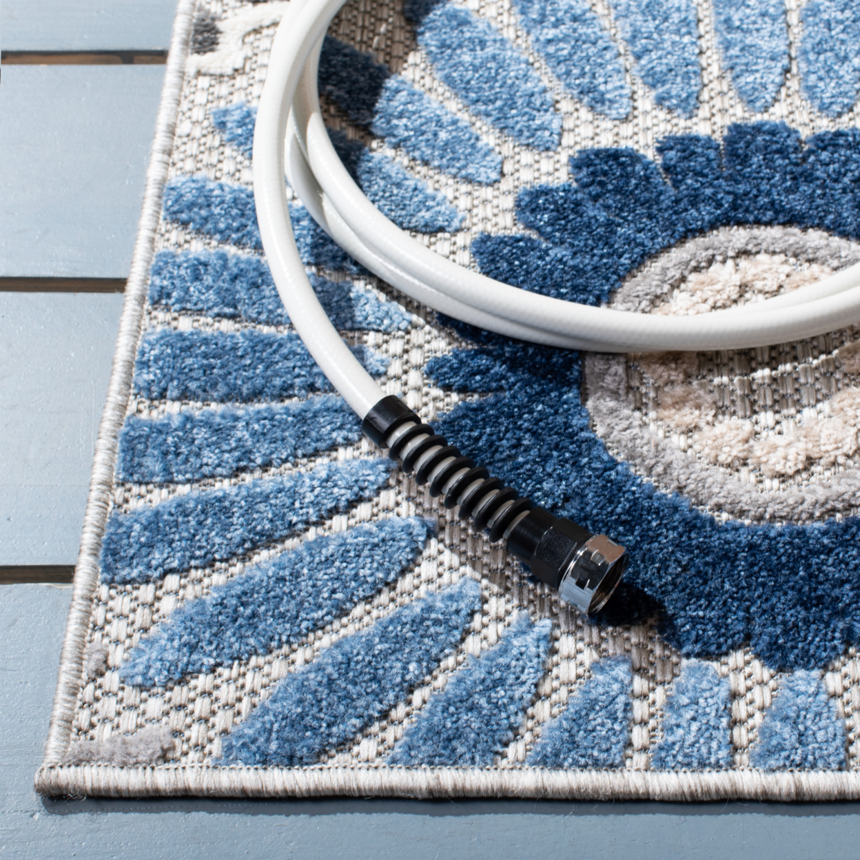 SAFAVIEH Outdoor CBN382G Cabana Collection Grey / Blue Rug