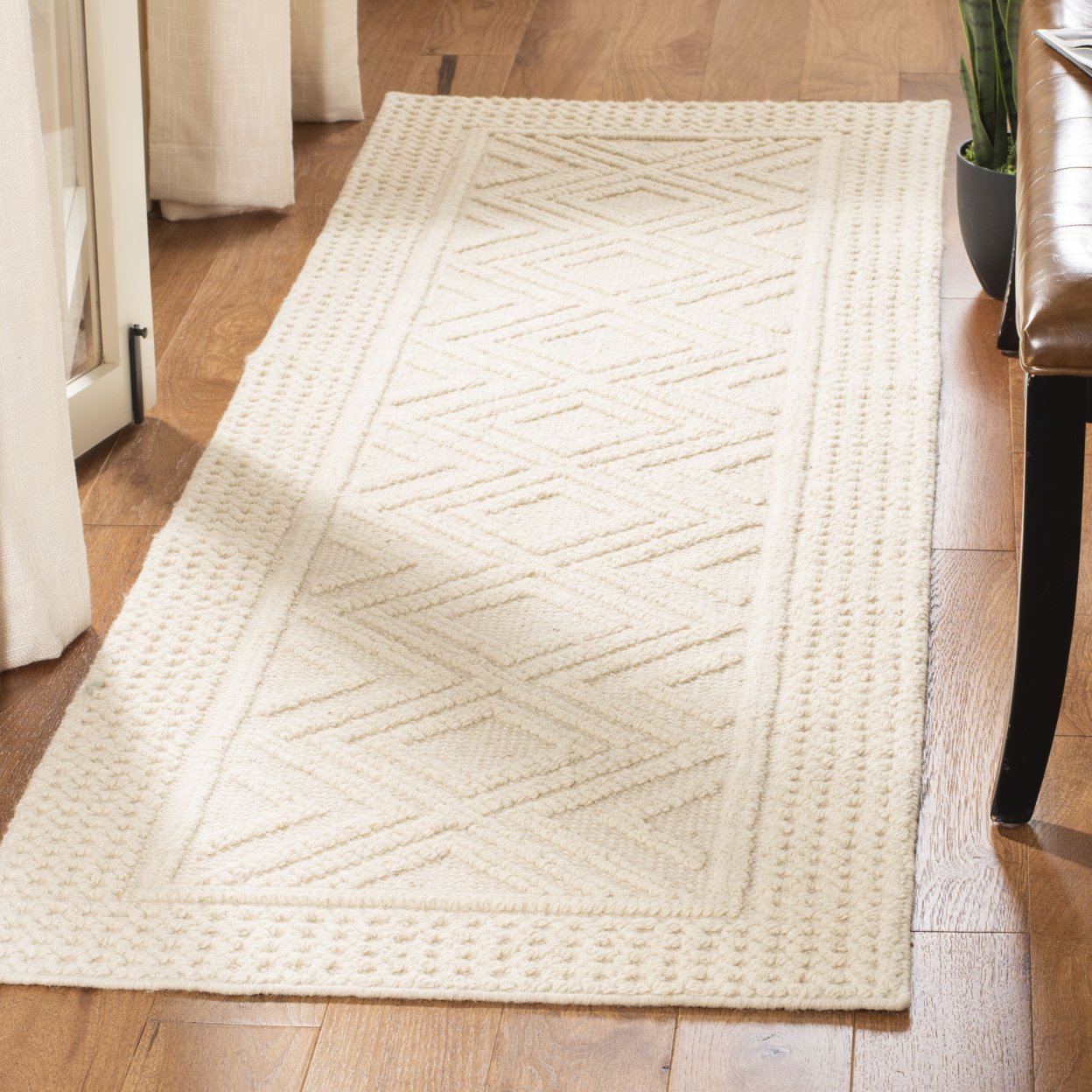SAFAVIEH Vermont Collection VRM212A Handwoven Ivory Rug - 9 X 12