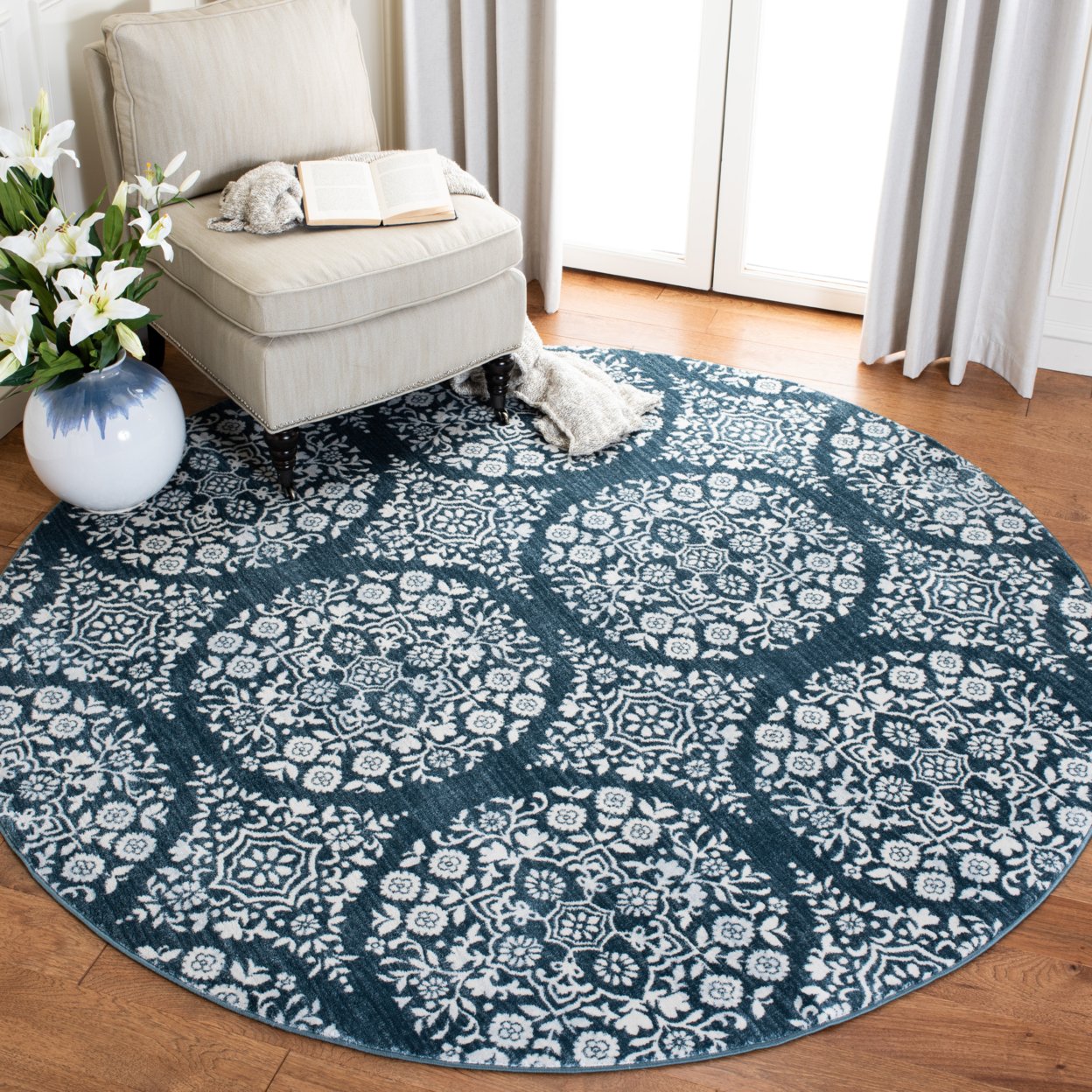 SAFAVIEH Isabella Collection ISA958N Navy / Ivory Rug - 6-7 X 6-7 Square