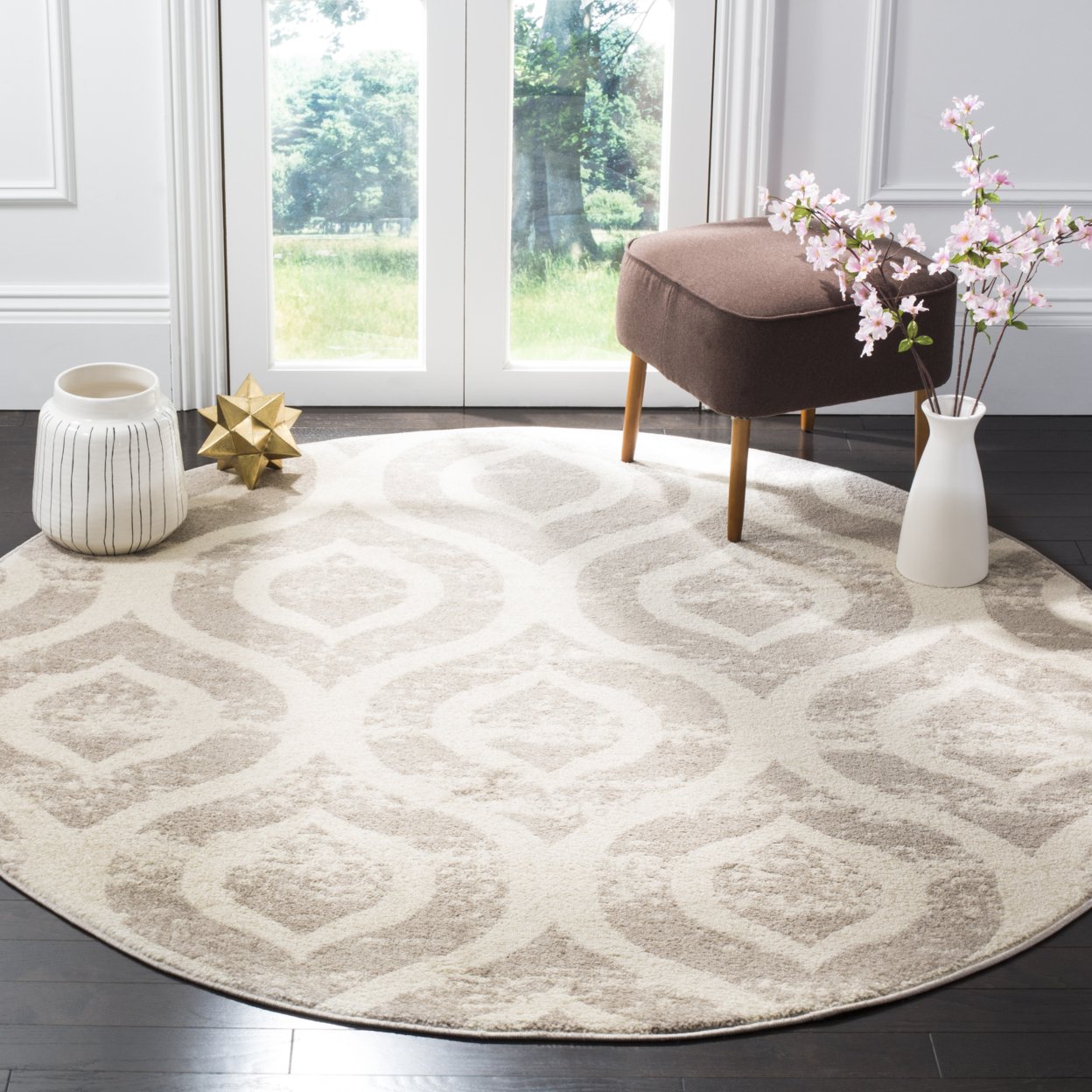 SAFAVIEH Amsterdam Collection AMS107A Ivory / Mauve Rug - 6'-7 X 6'-7 Round