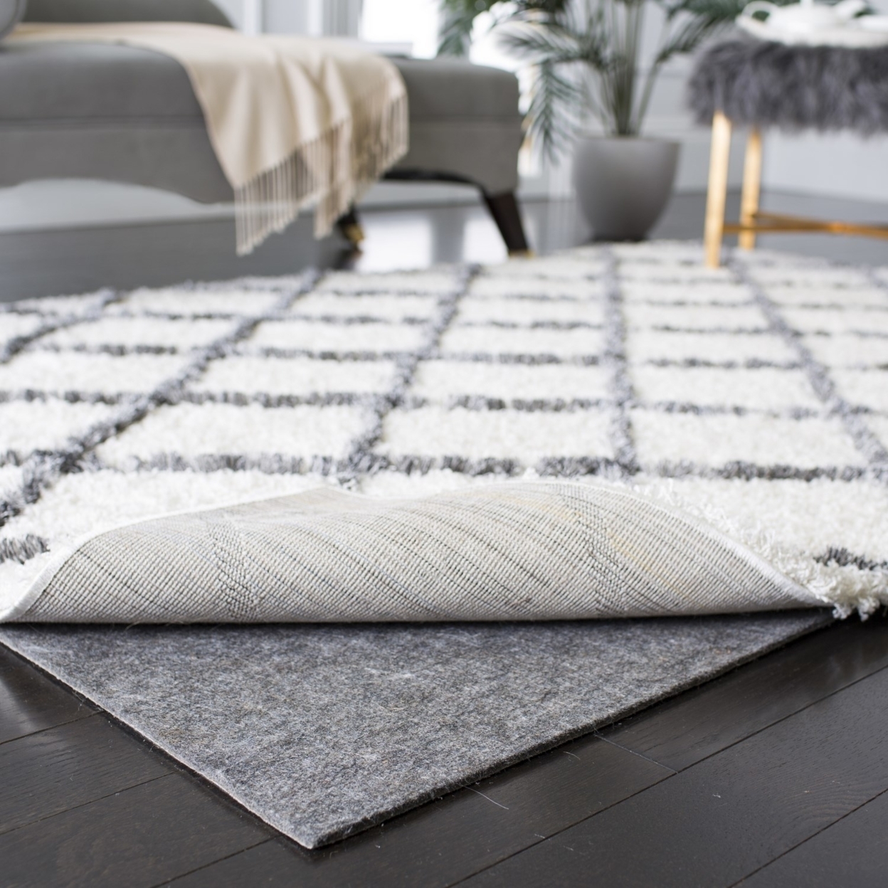 SAFAVIEH Durable Hard Surface And Carpet Non-Slip Rug Pad - 5' X 7'
