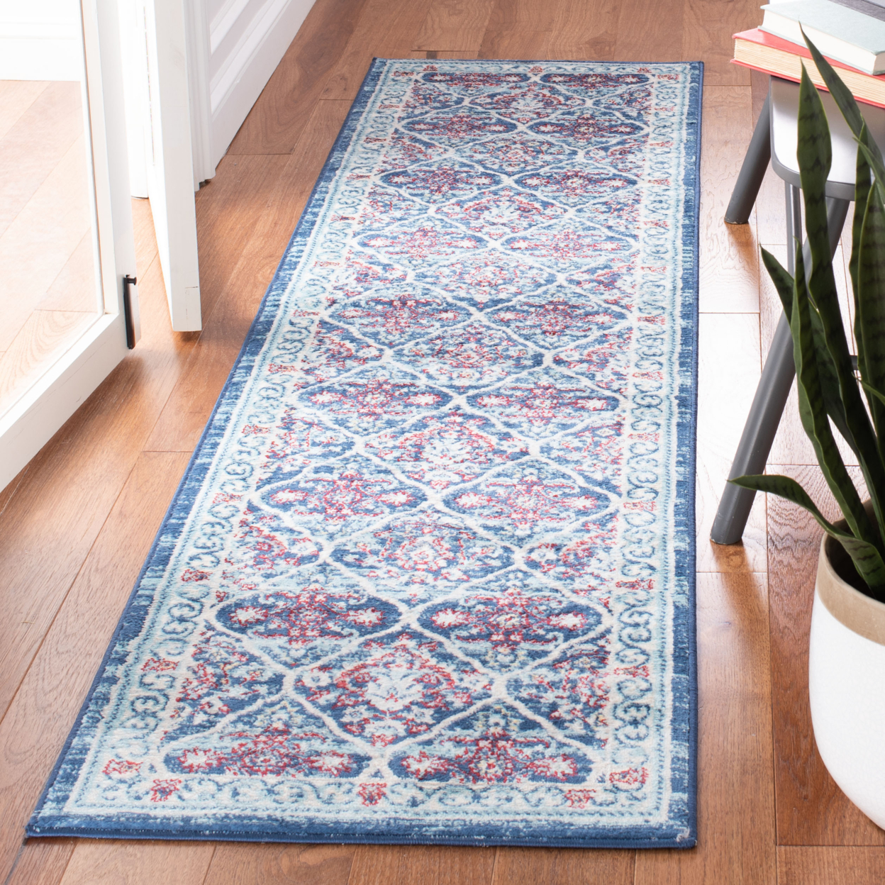 SAFAVIEH Brentwood Collection BNT870N Navy / Red Rug - 6 X 9